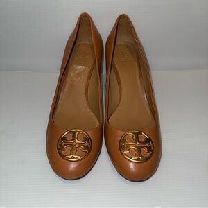Tory Burch Tan Leather Chelsea wedge pumps with Gold Accents